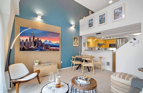 Belltown House | Loft Penthouse FIFA World Cup Walk to Lumen Field & Space Needle View