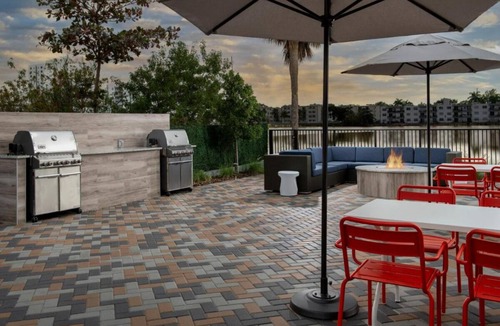Ludlam House | Look No More! 4 Awesome Units, Free Breakfast, Short Drive to Magic City Casino!