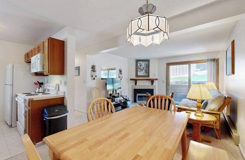 Steamboat Springs Condo | Lovely home w/pool, hot tub, mountain view, balcony, fast WiFi, & washer/dryer