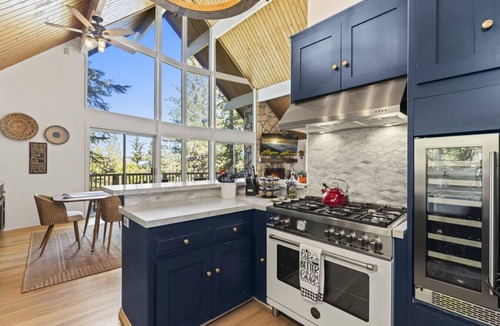 Blue Jay Cabin | Luxe Mountain Retreat! Lake & Village Close! Game Room- AC- BACK UP Generator!