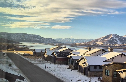 Deer Mountain House | Luxe townhome.Deervalley &Jordanelle Views.8-10min to ski resorts, 2 car garage