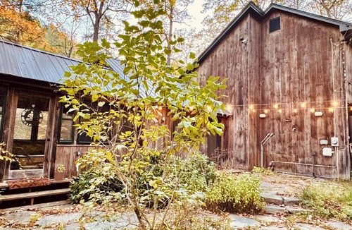 Williamsville House | Luxe VT Summer Retreat: Sauna + Swimming Hole + Tiny House. Ideal for long Stays