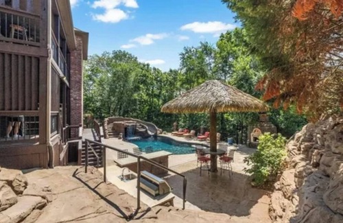 Bentonville House | Luxurious & Spacious Bentonville Custom European Home- Remodel-w/Oasis Pool!