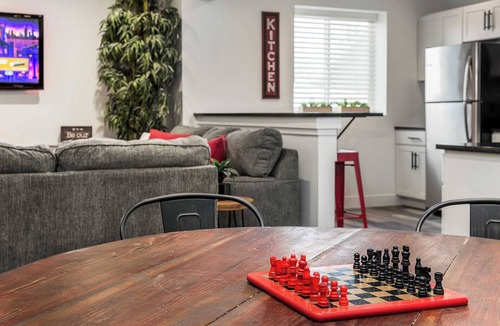 Saratoga Springs House | Luxury 2BR Basement Retreat Utah Lake Views