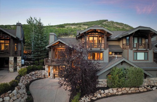 Park Meadows House | Luxury 4BR Retreat | Hot Tub, Views & Fireplace