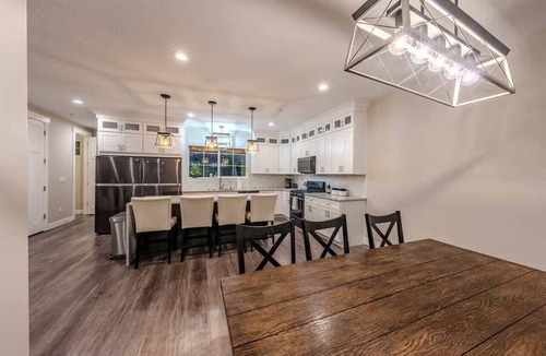 Pleasant Grove Condo | Luxury 4BR Townhome | Pet-Friendly | Waffles too!