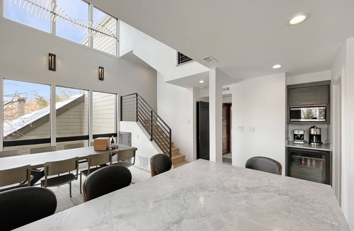 North Park City Condo | Luxury Abode w/Mountain & Golf Course Views Sleeps 11 Steps to Free Shuttle Perfect for Longer Stays