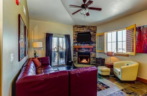 Bear Hollow Village House | Luxury Condo with Private Balcony Seasonal Pool Hot Tubs - Close to Skiing