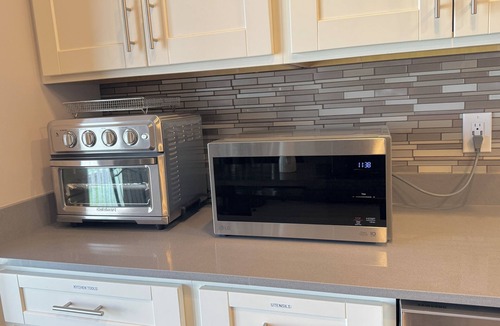 West Valley City House | Luxury, Cozy & Modern Home, 3 BR, 4 King beds, Central location