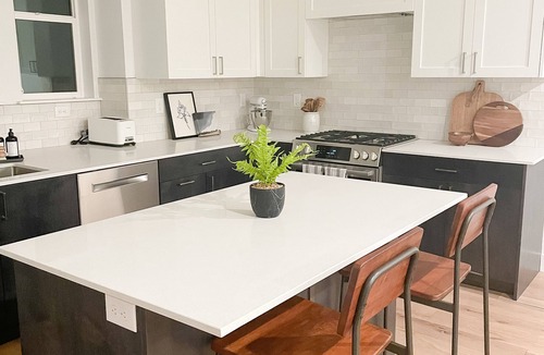 Joaquin House | Luxury Downtown Spacious 3 bedroom New Townhome