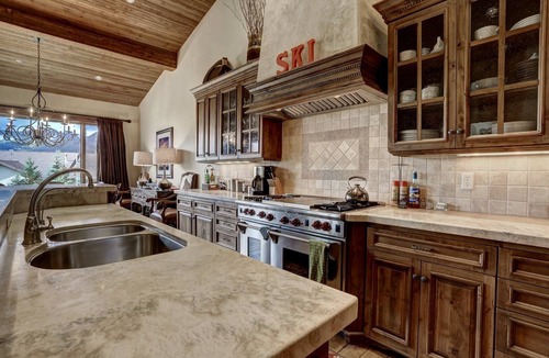 Park Meadows House | Luxury Home, Full Mountain Views, 5 Minutes to Historic Main St, Skiing, Golf