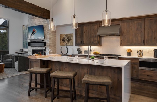 Peak 8 House | Luxury Home with Mountain Views + Hot Tub + Walk to Gondola - Chalet Halara