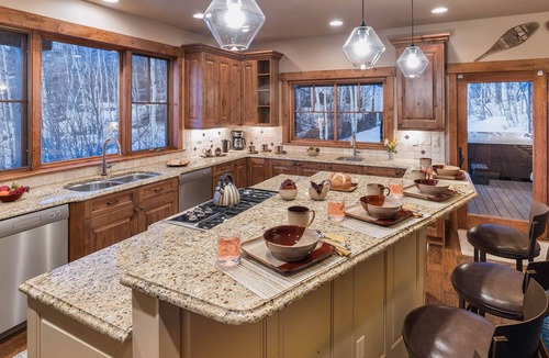 Steamboat Springs House | Luxury + Hot Tub + Close to Skiing - Chalet Fuego