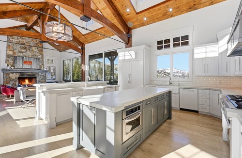 Park City House | Luxury & Modern Mountain Chalet in The Colony