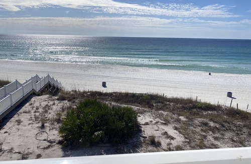 Hollywood Beach House | Luxury Oceanfront Beach House, 7 Bed/6.5 bath. 4800 Sq Feet sleeps 20! Amazing!