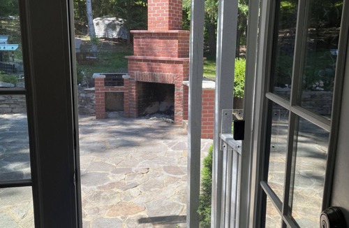 Stroudsburg House | Luxury Pocono Escape Hot Tub Sauna outdoor Fire Pit 8 beds close to vineyards .