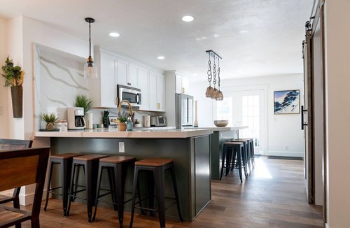 Cottonwood Heights House | Luxury Retreat Sleeps 15. Game Room, Massage Chair, 2 Living Rooms.