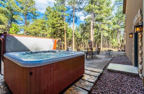 Monument House | Luxury Retreat with Hot Tub Fire Pit & Forest Views