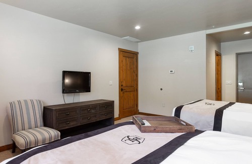 Deer Valley Cabin | Luxury Room - Silver Baron Lodge by Deer Valley Resort