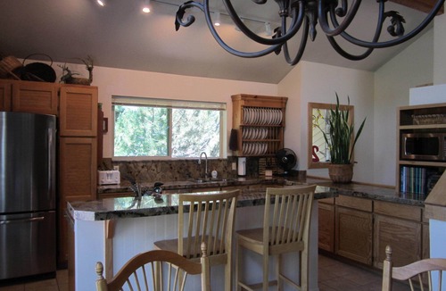 South Snyderville Basin House | Luxury Townhouse with Mountain Views & Private Hot Tub