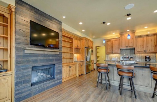 Moab House | Luxury Vacation Home M21 - 3 Master suites and 3.5 bathrooms