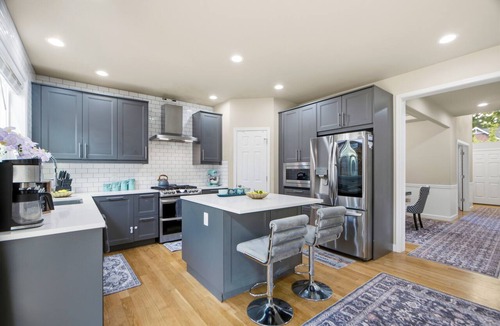 Paine Field-Lake Stickney House | LW7: Spacious 5-bedroom house in serene Lynnwood with AC