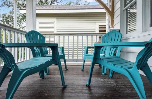 San Jacinto House | M Avenue Trio | Whole Historic Triplex Sleeps 19 Walk to Galveston Beach