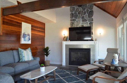 Garden City House | Majestic Cabin overlooking the Lake!