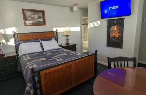 Sandy Hotel | Majestic Rockies Motel