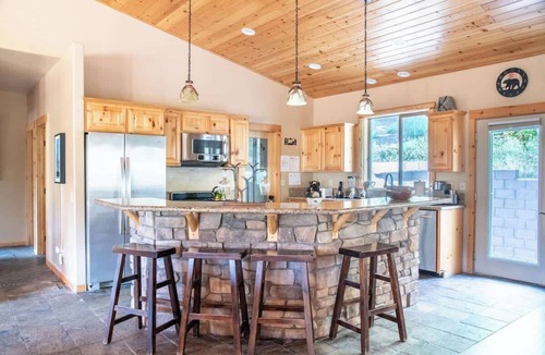 Upper Moonridge House | Majestic Views - Game room. Views.