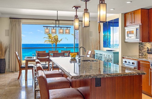 Kaanapali Condo | Maui Resort Rentals Dream Collection: Honua Kai Hokulani 202 – Direct Oceanfront 3BR w/BBQ on Wraparound Balcony