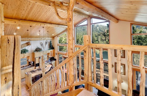 Upper Moonridge Ski Chalet | Menlo Manor- Hot Tub- Games- Moonridge Log Cabin Chalet