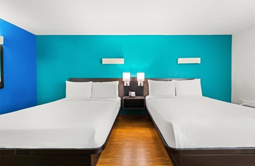 Ludlam Hotel | Miami Room | Pet-Friendly, Free Parking | 4.8 Miles from Magic City Casino