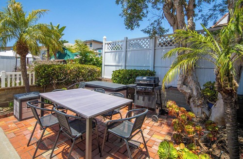 South Mission Beach House | Mission Beach 2BR · Steps to Bay and Ocean · Water Views · Garage Parking
