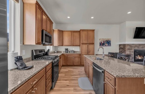 Deer Mountain House | Modern 3BD w/Reservoir Views ~ 8 Mi to Park City!