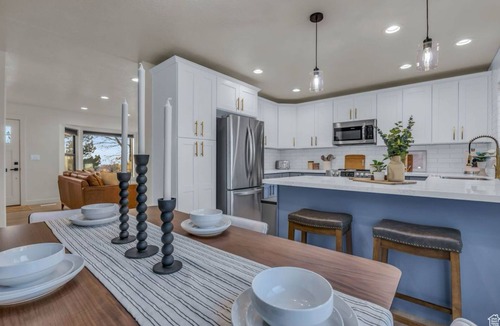 Sandy House | Modern 5-bedroom Family Home in Sandy Utah