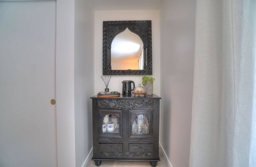 Ravenna Apartment | Modern comfort, remodeled, A/C, free parking