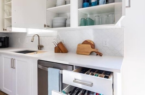Sandy House | Modern Comfort Retreat Near Ski Resorts