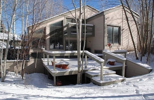 North Park City House | Modern elegance, 5 floors, perfect location