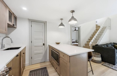 Park City Ski Chalet | Modern Mountain-Chic Condo-Ski, Golf, Bike, Hike!