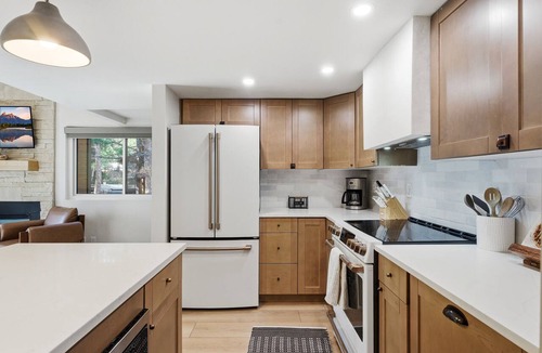Park City Ski Chalet | Modern Mountain-Chic Condo-Ski, Golf, Bike, Hike!