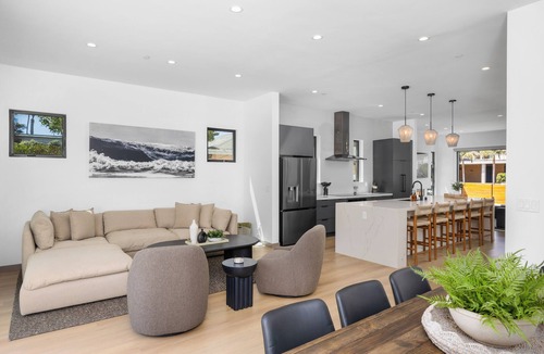 Crown Point House | Modern New Build | 1 Block from Ocean + Shops & Restaurants | Hot Tub + AC
