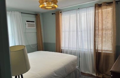 Biltmore Beach Hotel | Monterey Motel - Beach Cottage 11 at Beach Access 8. Large Pool. Newly Remodeled