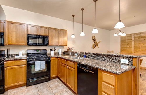 Bear Hollow Village Condo | Moose Mgmt at Bear Hollow 1104 Outdoor Patio-Pool-Free Bus Route-Dogs Welcome