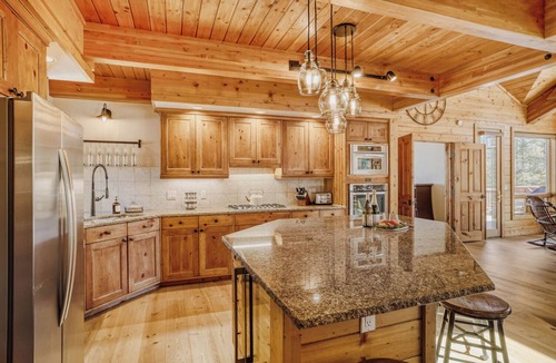 Warrior's Mark West House | Morning View Lodge | Mountain Retreat with Hot Tub