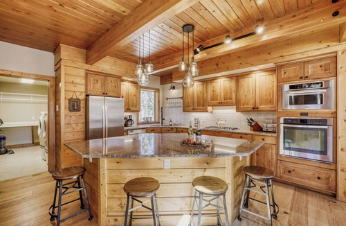 Warrior's Mark West House | Morning View Lodge | Mountain Retreat with Hot Tub