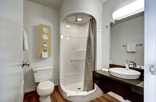 Midvale Hotel | Motel 6 Midvale, UT - Salt Lake City South