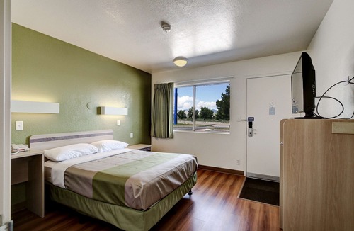 Midvale Hotel | Motel 6 Midvale, UT - Salt Lake City South