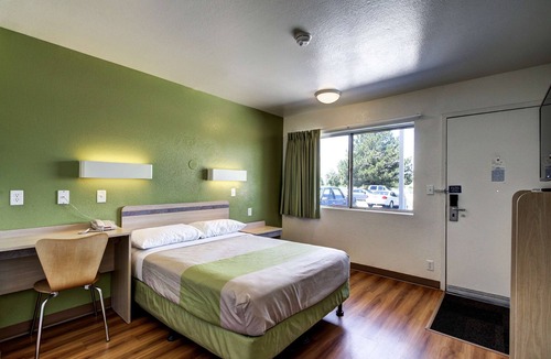 Midvale Hotel | Motel 6 Midvale, UT - Salt Lake City South