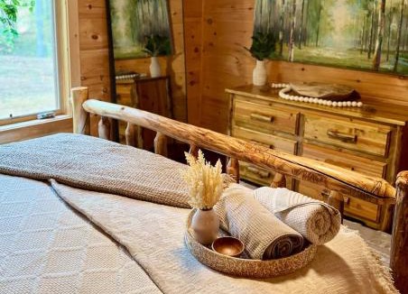 Flat Rock House | Mountain Cabin & Creek-Front Nature Retreat NC